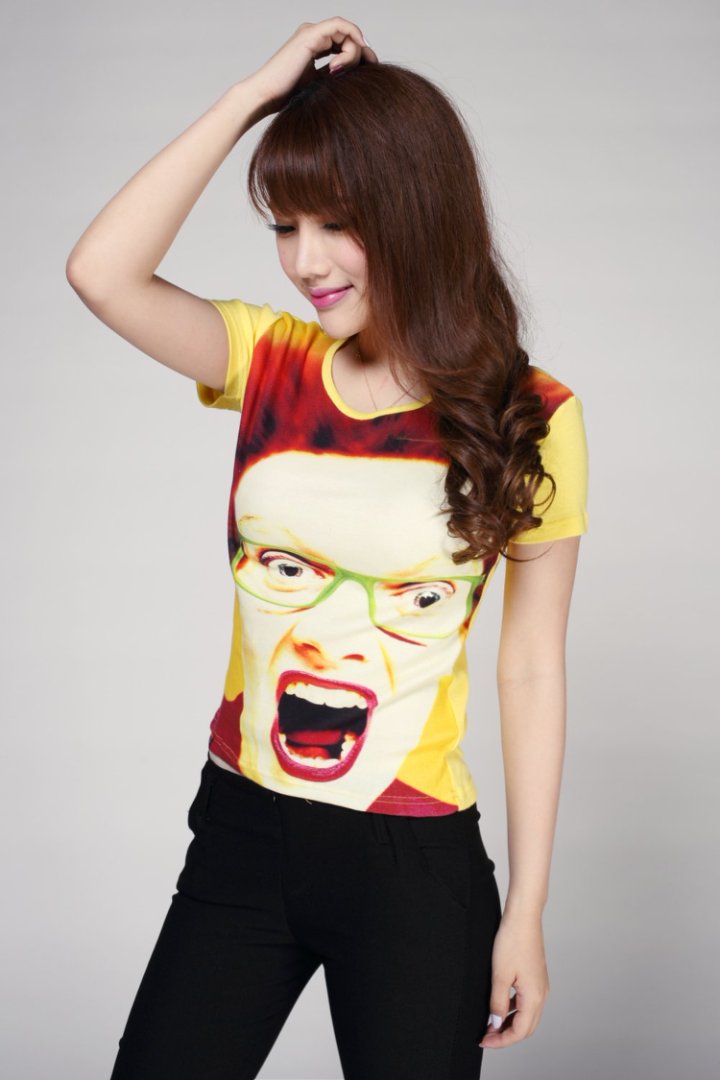 "Bold Expression Graphic T-Shirt – Vibrant Face Print"