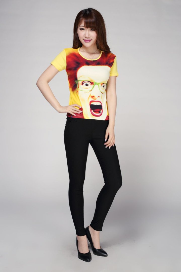 "Bold Expression Graphic T-Shirt – Vibrant Face Print"