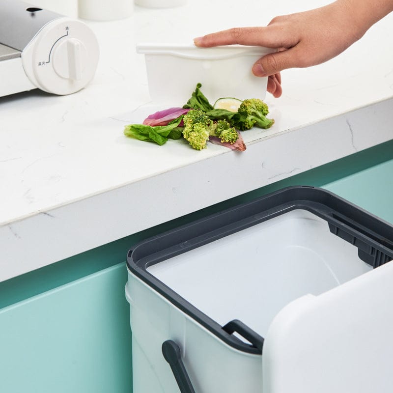 wall mounted trash can